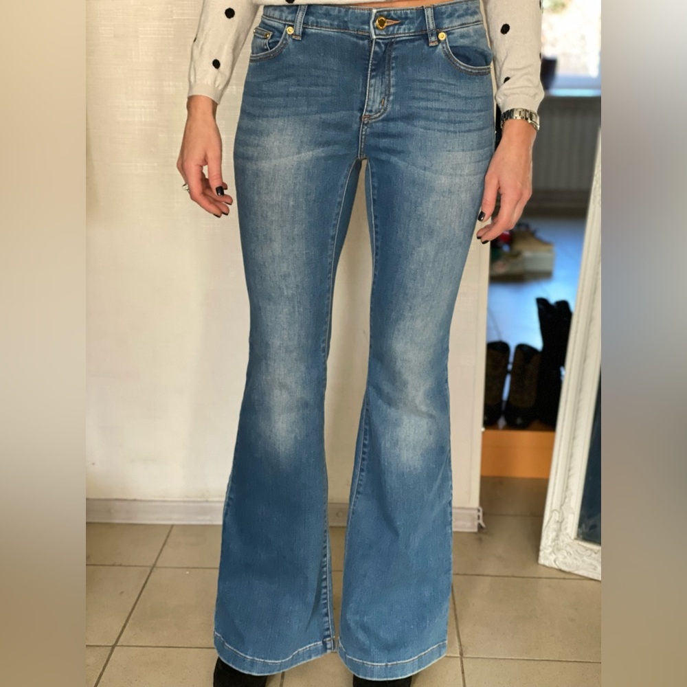 Michael kors jeans. size 4, on s. in perfect condition
